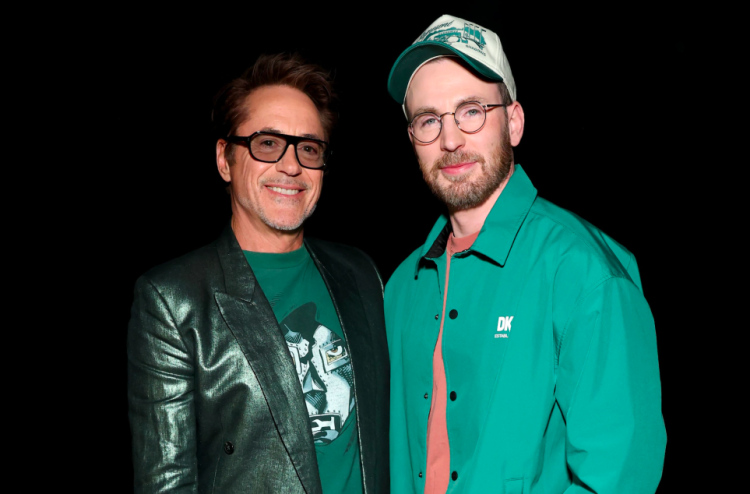 "އެވެންޖާސް: ޑޫމްސްޑޭ" ފުރަތަމަ ޓްރެއިލާ ވަކި ބަޔަކަށް ދައްކާލައިފި