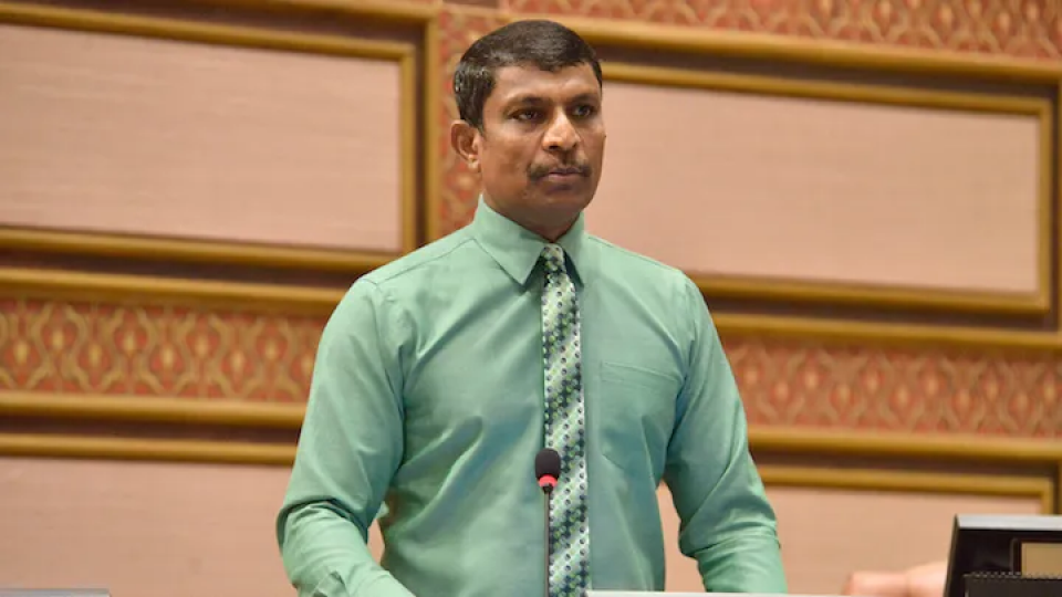 ކުރީގެ މެމްބަރު ރިޔާޒް ރަޝީދުގެ ތައުރީފް ރައީސް އަށް