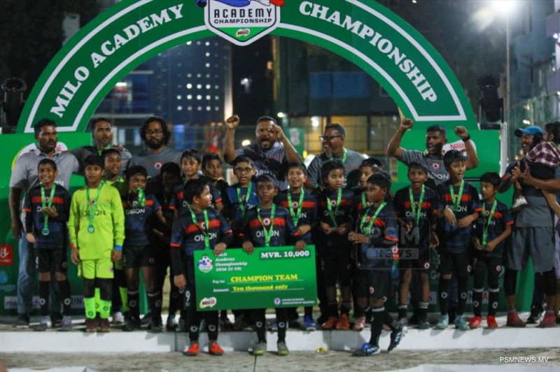 އެކަޑަމީ ޗެމްޕިއަންޝިޕްގެ ތަށި އޮޑި ސްޓްރައިކާސް އާއި އެފްއެފްއެފްއޭއަށް