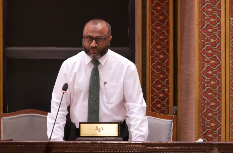 ކުންފުނިތަކުން ދޭ ހައްޖު ދަތުރު އެހެން މީހުންނަށް ވުރެ އަވަސްކޮށްދިނުން ރަނގަޅެއް ނޫން: ޝަހީމް