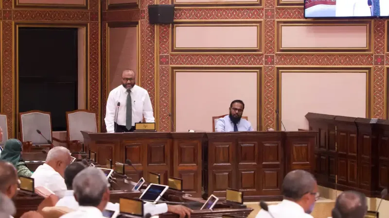 އުމްރާއަށް ގެންދިއުމުގެ ޚިދުމަތްދޭ ކުންފުނިތަކުން އިހުމާލުވާ މައްސަލަ ޙައްލުވާނީ އެކަމަށް ޚާއްސަ ޤާނޫނެއް ގެނެސްގެން: މިނިސްޓަރ
