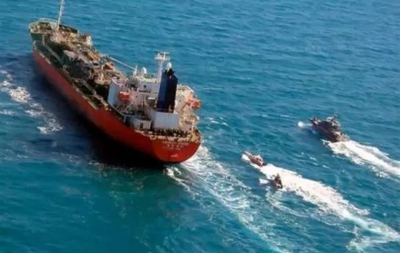 އީރާނުގެ މަސްލަހަތު އޮތް 34 ބޯޓެއް، އެމެރިކާގެ ހިސާރުން ސަލާމަތްވެއްޖެ