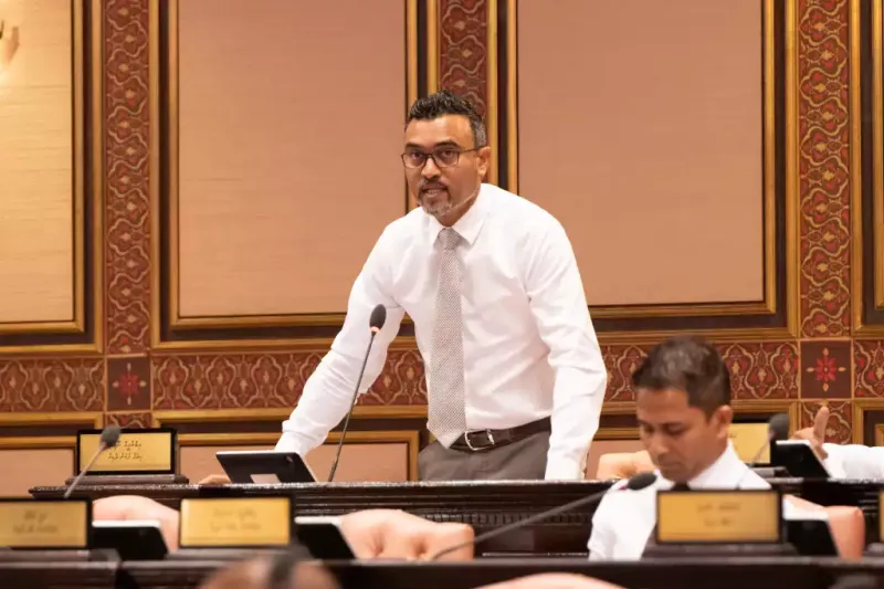 މި ސަރުކާރުން މަސްވެރިކަމުގެ ގާނޫނަށް އިސްލާހު ގެނައުމުގެ ބިލު ފަރުމާ ކޮށްފައިވަނީ ހުރިހާ ގޮތަކުން މަސްވެރިންނަށް އުނދަގޫ ކުރެވޭނެ ގޮތަށް: ނާޒިލް