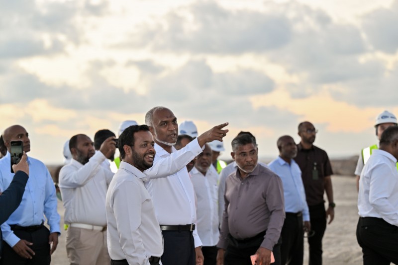 ހަނގުރާމައިގެ ސަބަބުން މަޝްރޫއުތަކަށް ދަތިތައް ދިމާވޭ، އަމާޒަކީ ޚަރަދު ކުޑަކޮށް ކުރިއަށްގެންދިޔުން: މުއްތަލިބު