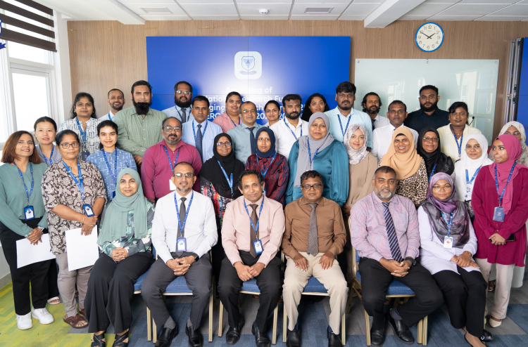 ވިލާ ކޮލެޖުން 14 ރިސާޗް ޓީމަކަށް ގައުމީ ރިސާޗް ގްރާންޓް ހަވާލުކޮށްފި