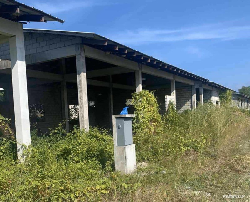 ހަނިމާދޫގައި ހުއްޓިފައިވާ ހައުސިން މަޝްރޫޢަށް ޙައްލެއް ހޯދަނީ