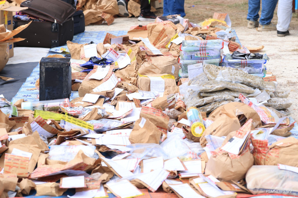 ފުލުހުންގެ ބެލުމުގެ ދަށުގައި ހުރި 185 ކިލޯގެ މަސްތުވާތަކެތި ނައްތާލައިފި