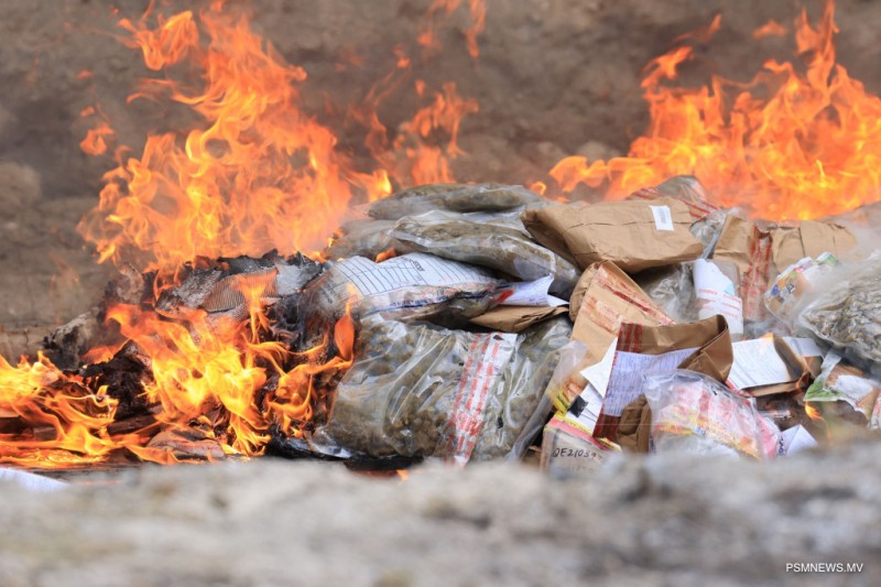 ފުލުހުންގެ ބެލުމުގެ ދަށުގައި ހުރި 185 ކިލޯގެ މަސްތުވާތަކެތި ނައްތާލައިފި