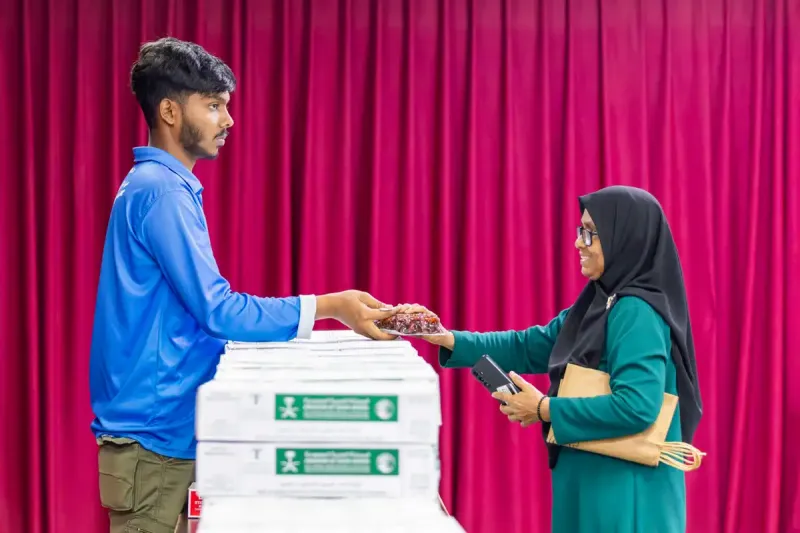 ސައުދީން ރާއްޖެއަށް ހަދިޔާކުރި 50 ޓަނުގެ ކަދުރު ބަހަން ފަށައިފި