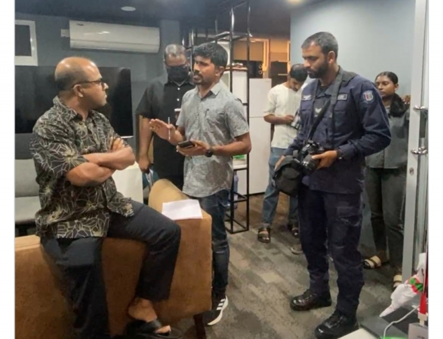 ރައީސަށް ބޮޑު ތުހުމަތެއް ކުރި ޑޮކިއުމެންޓްރީގެ މައްސަލައިގައި އޮފީސް ބަލައި ފާސްކުރަން ފަށައިފި: އަދަދު
