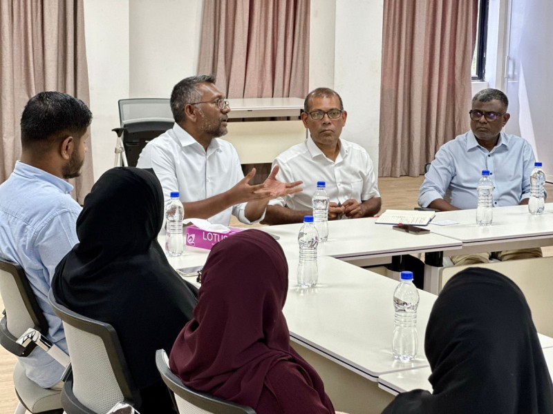 ނަޝީދުގެ ކެމްޕޭންގައި އިބުރޭ އުޅުއްވާތީ، ފިޔަވަޅު އަޅައިދޭން މީކާއީލް އެދިވަޑައިގެންފި