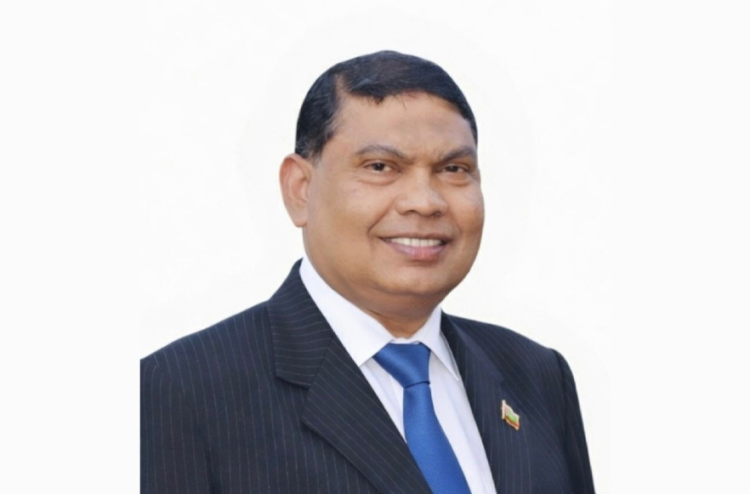 ފެނަކައިގެ ކުރީގެ ޗެެއާމަން އަފީފް މެނޭޖިން ޑިރެކްޓަރަކަށް