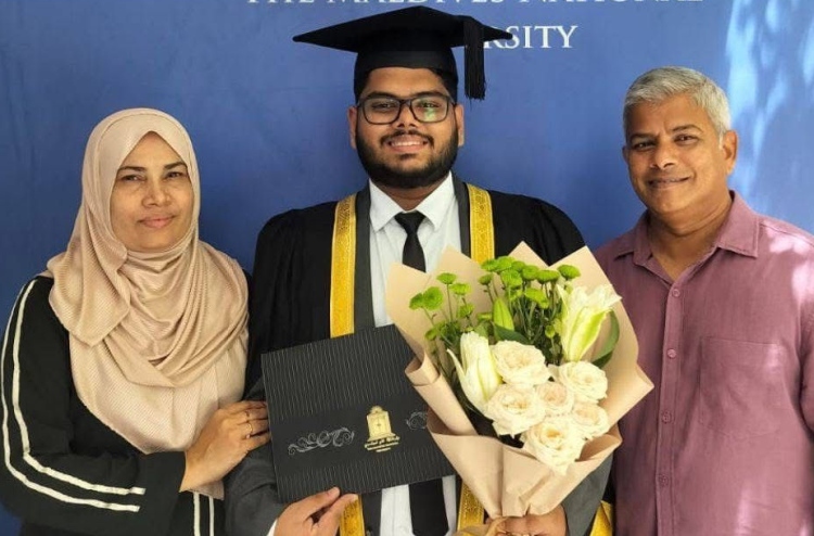 އަޑުއިވުމުން މަހުރޫމްވެފައިވާ ދަރިވަރަކު އެމްއެންޔޫ އިން ފުރަތަމަ ފަހަރަށް ދަސްވެނިވެއްޖެ
