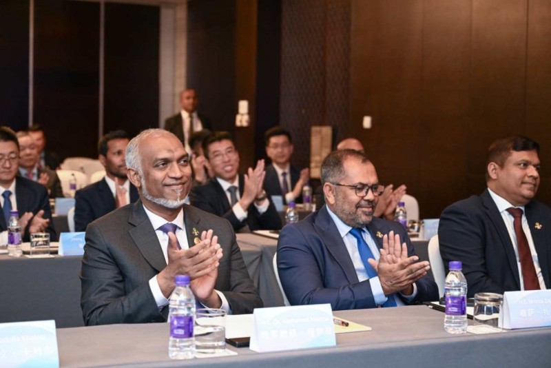 ސިޔާސީ މުވައްޒަފުންގެ މުސާރަ އިތުރެއް ނުވާނެ، މިދިޔަ އަހަރުން ފެށިގެން ވަނީ 10 ޕަސެންޓް ކުޑަކޮށްފައި: ޒަމީރު