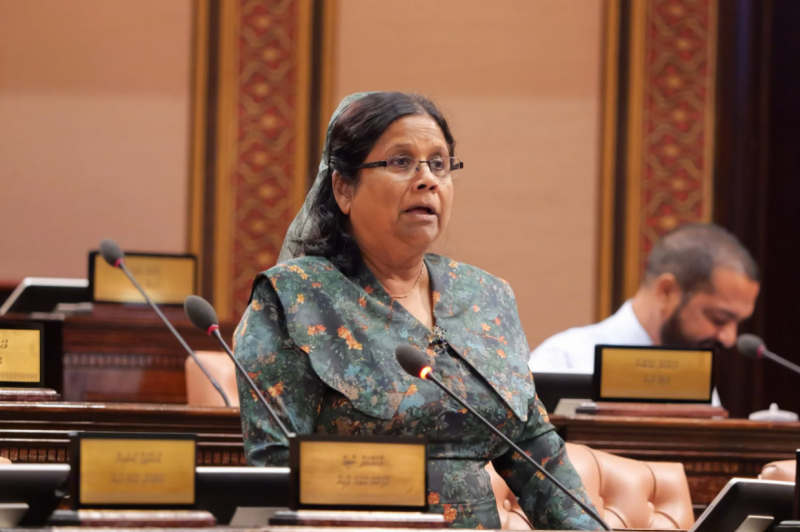 ވަކިކުރިތާ ފަސް މަސް ފަހުން، އަސްމާ އަލުން އިޖުތިމާއީ ކޮމިޓީގެ މުގައްރިރު ކަމަށް
