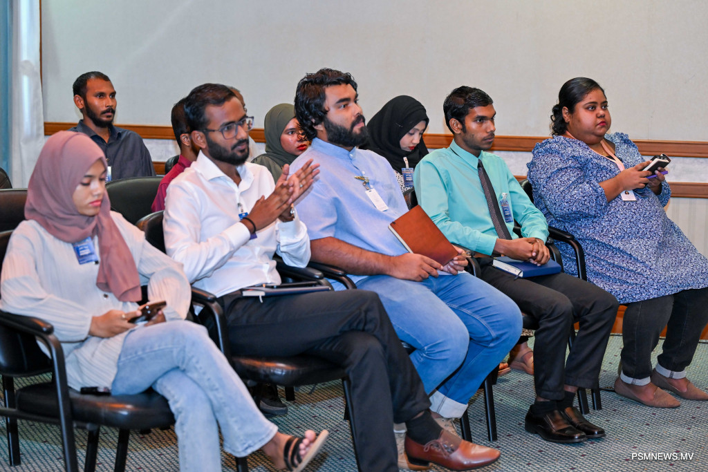 ގަލަމުގެ ބާރު ބޭނުންކުރަންވާނީ ޒިންމާދާރުކަމާއެކު!