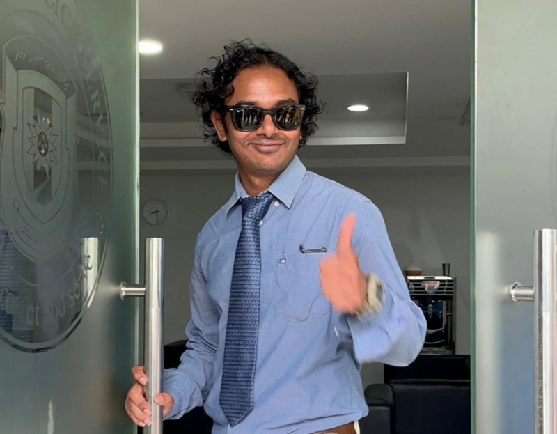އަދަދު ނޫހުގެ އެޑިޓަރު ހަސަން ފުލުސް އޮފީހަށް ހާޒިރުކޮށްފި