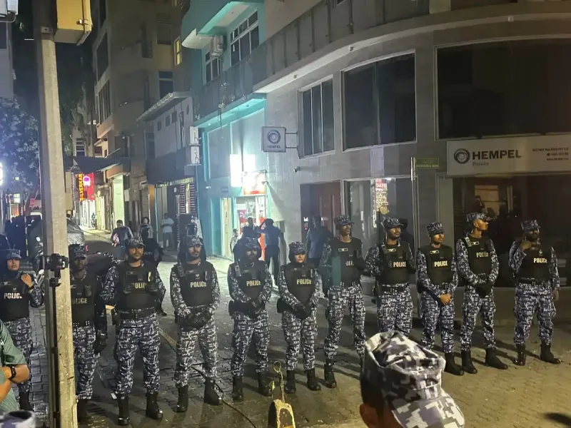 މޭޑޭގެ މުޒާހަރާ ހުއްޓުވުމުގެ ގޮތުން ސަރުކާރުގެ ކުންފުނިތަކާއި މިނިސްޓްރީތަކުން އެކިއެކި ހަރަކާތްތައް ބާއްވަނީ!