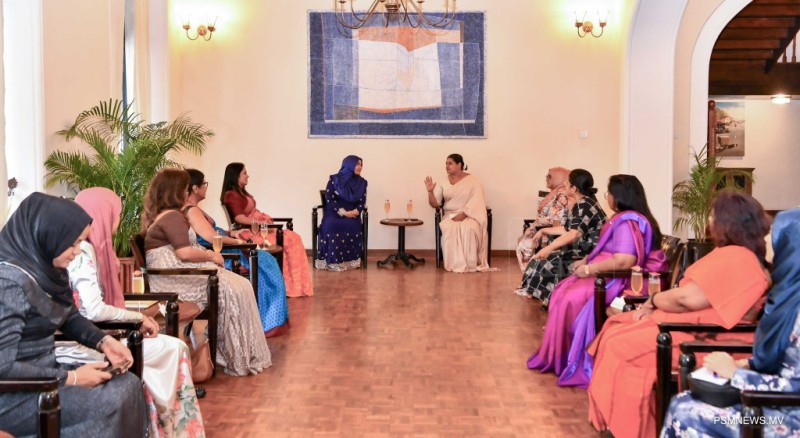 ސައިގެ ސަގާފަތް ތަޖުރިބާކުރުމުގެ ހަފްލާއެއްގައި ފަސްޓްލޭޑީ!