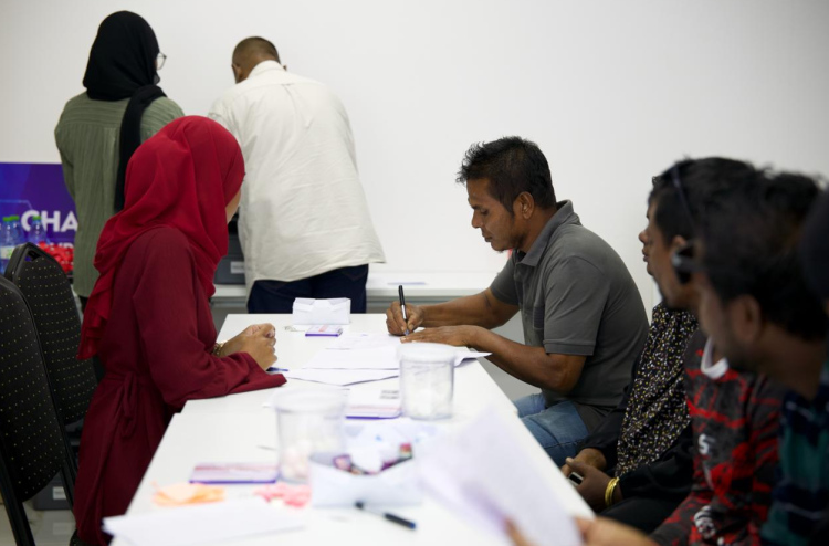 ކުޑަހުވަދޫގައި އަމިއްލަ ގޯތީގައި 50 ހައުސިން ޔުނިޓު އަޅަން ބިންތައް ސަރުކާރާ ހަވާލުކޮށްފި