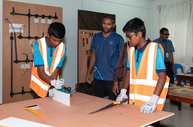 ބީއެމްއެލްގެ އެހީގައި ބ. އަތޮޅު ތައުލީމީ މަރުކަޒުގެ ވޮކޭޝަނަލް އެޑިއުކޭޝަން ލެބް ތަރައްގީކޮށް، ޑިޖިޓަލް ސްޓޫޑިއޯއެއް