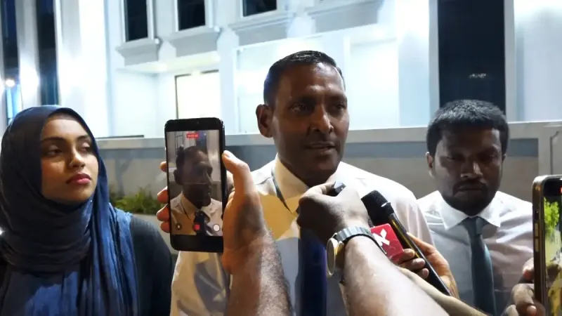 އައިޝާ ޑޮކިއުމެންޓްރީގެ ތަހުގީގަށް ހުރިހާ ވާހަކައެއް ކިޔައިދީ އެއްބާރުލުންދޭން އީޝާ ހުރީ ތައްޔާރަށް: ޝަމީމް