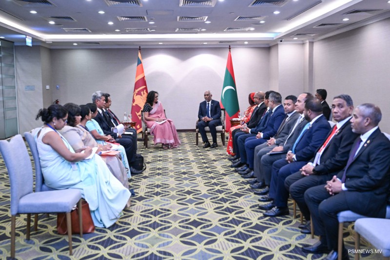 ރައީސުލްޖުމްހޫރިއްޔާގެ އަރިހަށް ލަންކާގެ ބޮޑުވަޒީރު