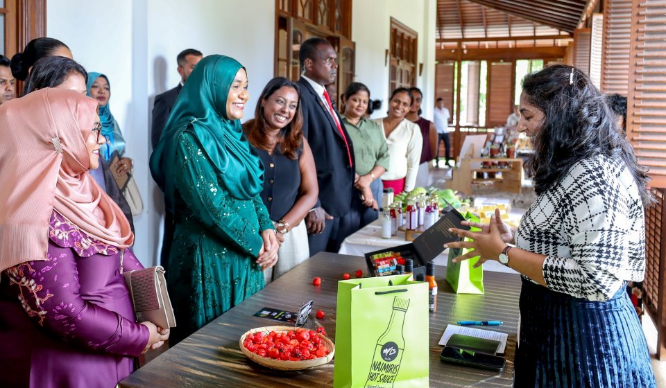 ފަސްޓްލޭޑީ ސްރީލަންކާގެ ގުޑް މާކެޓަށް ޒިޔާރަތްކުރައްވައިފި