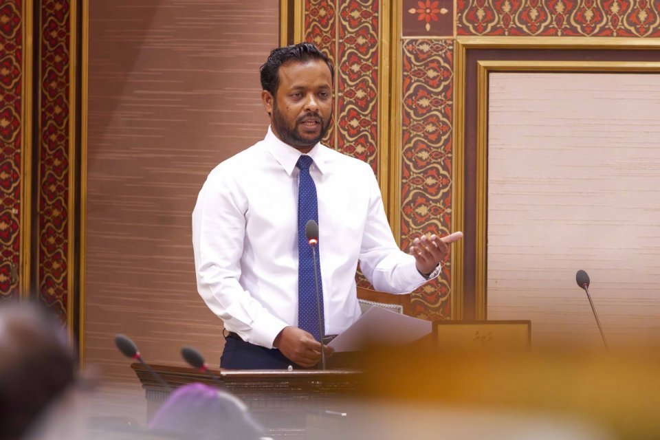 ފްލެޓްގެ ކަރަންޓަށް މައްސަލަ ދިމާވަނީ މަގު ކޮންނަ އިރު ކޭބަލް ތަކަށް ދިމާވާ ގެއްލުމުގެ ސަބަބުން: މުއްތަލިބް