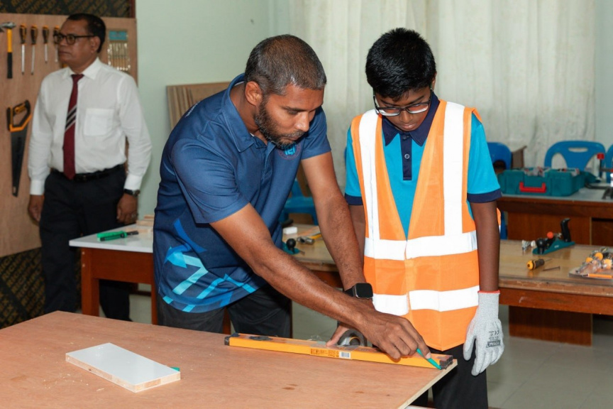 ބޭންކް ފަންޑް ކާމިޔާބުކުރި "ފޭލި" ޖަމިއްޔާއިން ވޮކޭޝަނަލް އެޑިއުކޭޝަން ލެބަކާއި ޑިޖިޓަލް ސްޓޫޑިއޯއެއް ހުޅުވައިފި