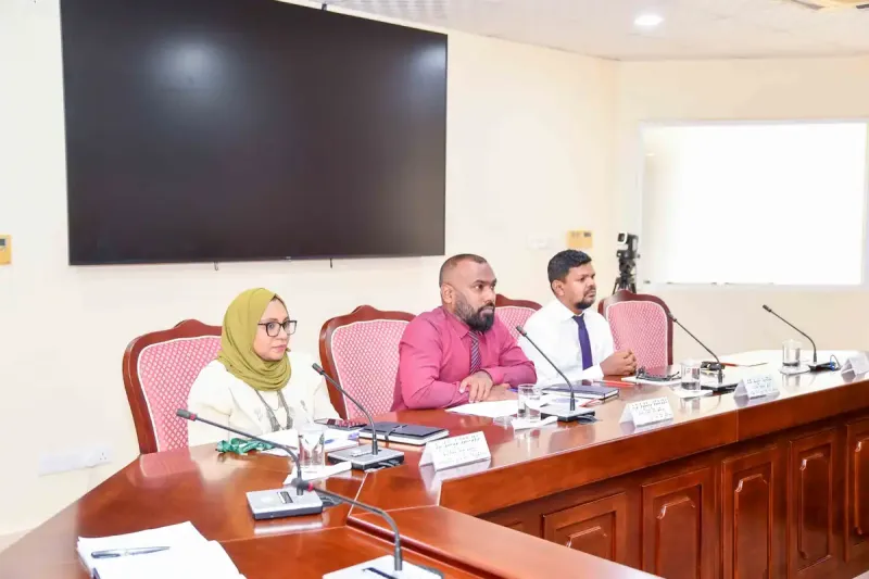 2 އަހަރު ވީއިރުވެސް ކާބޯތަކެއްޗާ ގުޅޭ ގަވާއިދުތައް ނުހެދުނީ ބަޖެޓު ނެތުމުން، ލަސްވާކަން ގަބޫލުކުރަން: މިނިސްޓްރީ