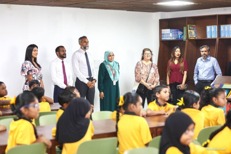 އާކްގެ ފަރާތުން ސަލާހުއްދީން ސްކޫލަށް ލައިބްރަރީއެއް