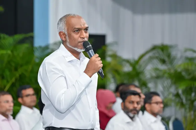 ރައްޔިތުންގެ ޝަކުވާތަކަށް "އެޓެންޑް" ވާނެ ކަމަށް ވިދާޅުވުމަށް ފަހު، އެކަން ނުކުރައްވާ އަނެއްކާވެސް ރައްޔިތުންނާ ބައްދަލުކުރައްވާނެ ކަން ރައީސް އިއުލާނު ކުރައްވައިފި