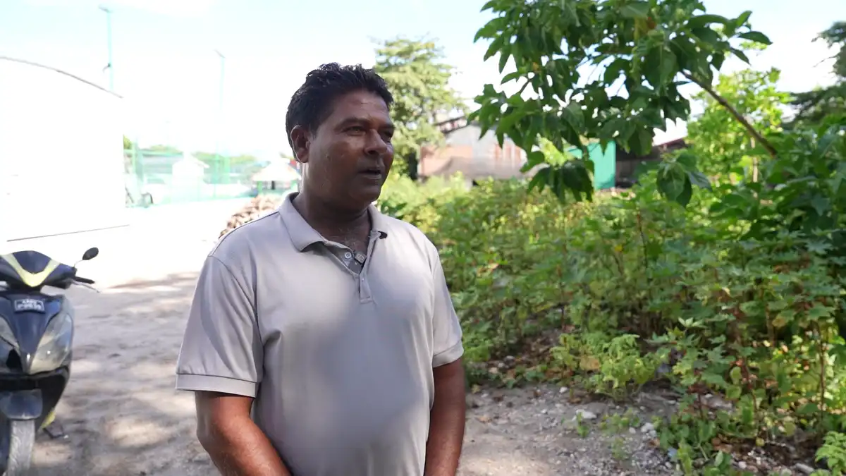 ރ. ރަސްމާދޫ ކައުންސިލް މެމްބަރު މުރުތަޟާ ރަޝީދު ރާއްޖެ ޓީވީ އަށް މައުލޫމާތު ދެއްވަނީ.