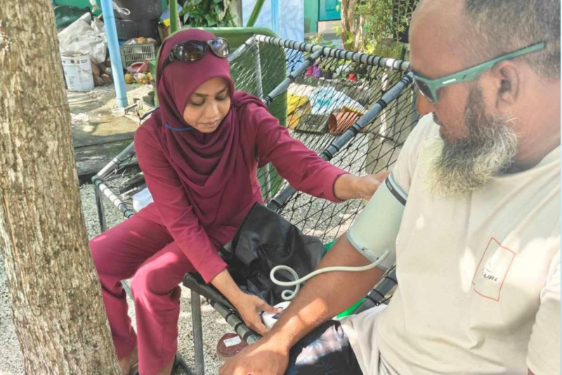 ފަރެސްމާތޮޑާގައި ވައިރަލް ހުން ގިނަވެ، އާބާދީގެ ދެބައިކުޅަ އެއްބައެއްހާ މީހުން ފަރުވާ ހޯދައިފި