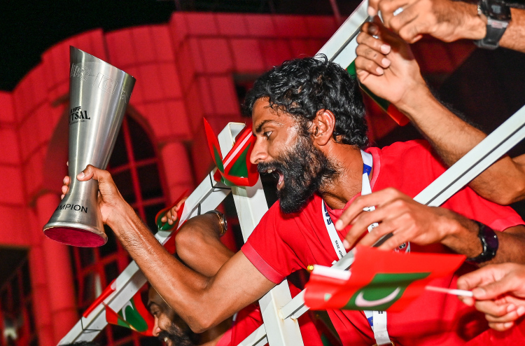 ފީފާ ރޭންކިން: ރާއްޖޭގެ އަންހެން އަދި ފިރިހެން ފުޓްސަލް ޓީމު ވެސް ދުނިޔޭގެ ގަދަ 100 ގައި