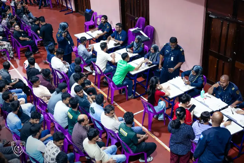 ވިސާ ފުރިހަމަ ނޫން 250ށް ވުރެ ގިނަ ބިދޭސީން އިމިގްރޭޝަންގެ ބެލުމުގެ ދަށަށް، އެމީހުން ފުރުވާލުމުގެ މަސައްކަތް ކުރަނީ!