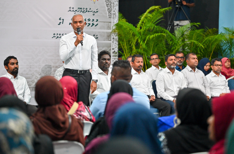 އިއުލާނު ނުކޮށް ވަޒީފާއަށް ނުނެގުމަށާއި މެރިޓަށް ބަލައިގެން ނޫނީ ޕްރޮމޯޝަން ނުދޭން ރައީސް އަންގަވައިފި