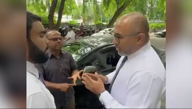 މި ސަރުކާރުގެ ދާޚިލީ ވަޒީރު ވިދާޅުވީ ކޯޓު އަމުރާ ޚިލާފުވި ކަމަށް ނިންމަން ޖެހޭނީ ކޯޓުން ކަމަށް
