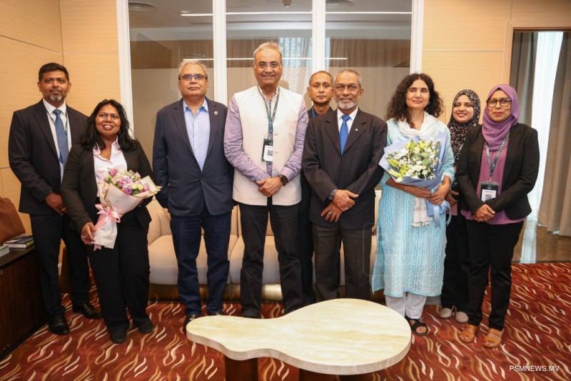 އޭޝިއާ މީޑިއާ ސަމިޓަށް ބޭރުގެ އިސް ދެ މަންދޫބަކު ރާއްޖެ ވަޑައިގެންފި