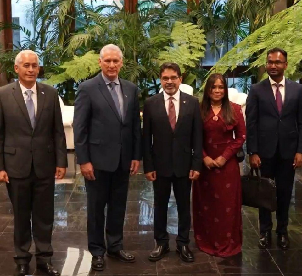 ކިއުބާއަށް ކަނޑައެޅުއްވި ނޮން-ރެޒިޑެންޓް ސަފީރުގެ ފަތްކޮޅު އަރުވައިފި