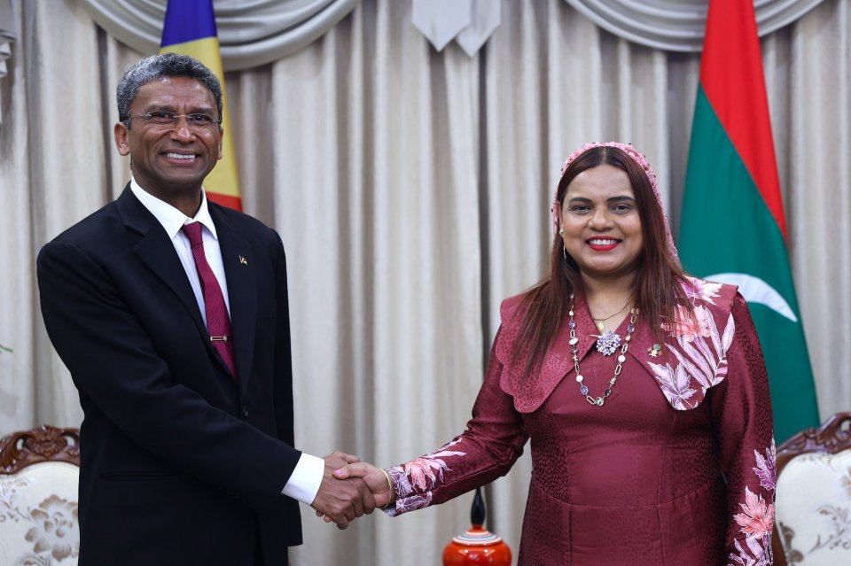 ދުރާލާ ވިސާ ނެގުމަކާއި ނުލާ މިހާރު ސީޝެލްސްއަށް ދަތުރުކުރެވޭނެ
