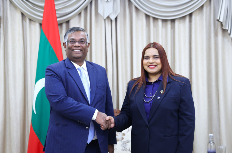 އާ ފޮރިން މިނިސްޓަރަށް ފުރަތަމަ ދައުވަތު އިންޑިއާ އިން