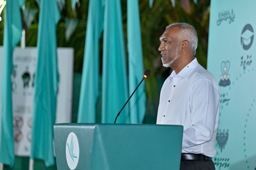 ރައީސް މުއިއްޒު، ކުރީގެ 3 ރައީސުން ސިފަކުރީ އެކަކު އަނެކަކު ބުރަކައްޓަށް ވަޅި ޖަހާފައި ތިބި ފޭލިޔަރުންތަކެއްގެ ގޮތުގައި