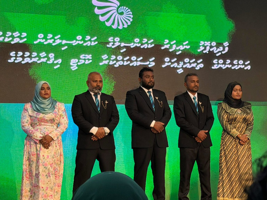 އަލަށް އިންތިޚާބުވި މޭޔަރުންނާއި ކައުންސިލަރުން ހުވާކޮށްފި