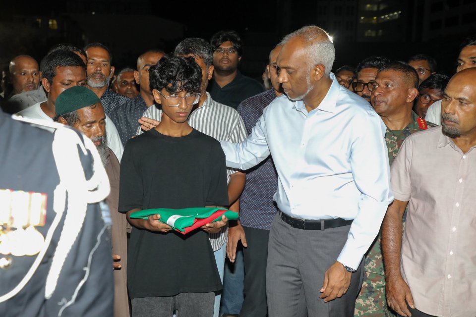 މަރްޙޫމް ސާޖަންޓް ފަސްޓް ކްލާސް މަޙުދީގެ ޖަނާޒާ ރަސްމީ އިއްޒަތުގައި ބާއްވައި ވަޅުލައިފި