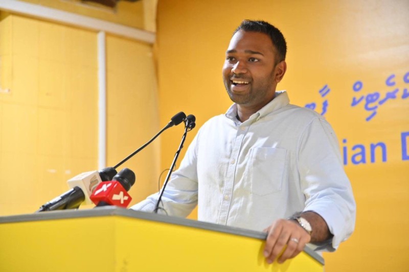 ކައުންސިލް އިންތިޚާބުގައި އެމްޑީޕީގެ ޓިކެޓްގައި ވާދަކުރި ހުރިހާ ކެންޑިޑޭޓުންގެ އިންތިޚާބީ ފީ އަނބުރާ ހަވާލުކޮށްދެއްވާނެ ކަމަށް މެންބަރު މީކާއީލް ވައުދުވެވަޑައިގެންފި