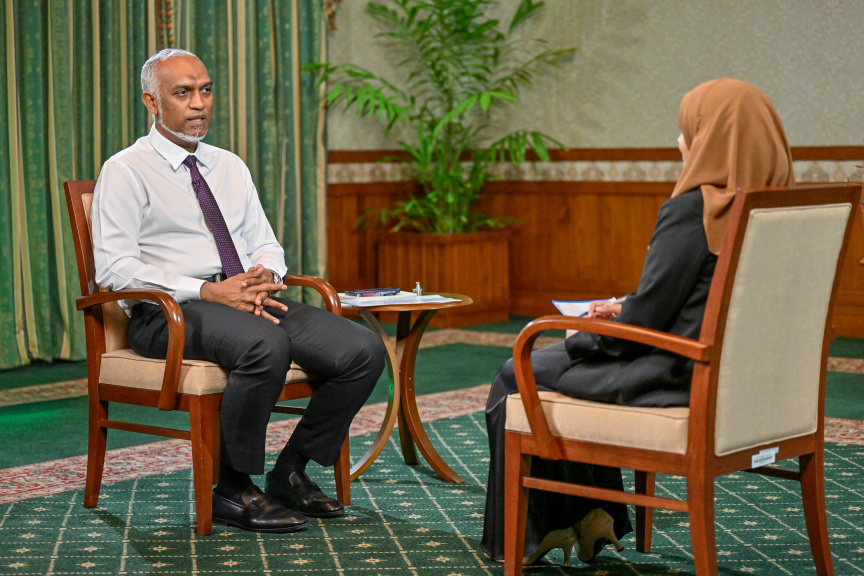 އެލްޖީއޭގެ އަތޮޅު އޮފީސްތަކަށް ސިޔާސީ ވެރިން ނުލައްވާނެ ކަމަށް ރައީސް ވިދާޅުވެއްޖެ