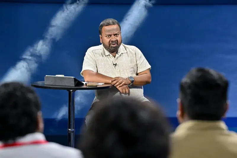 ސިފައިންގެ ޑައިވަރުންގެ ކެޕޭސިޓީއާ އިކުއިޕްމަންޓު ނެތްކަން ސިފައިން ރައީސް އަރިހުގައި ވިދާޅެއް ނުވޭ، ވިދާޅުވި ނަމަ ފެސިލިޓޭޓް ކޮށްދޭނަން: މުންދު