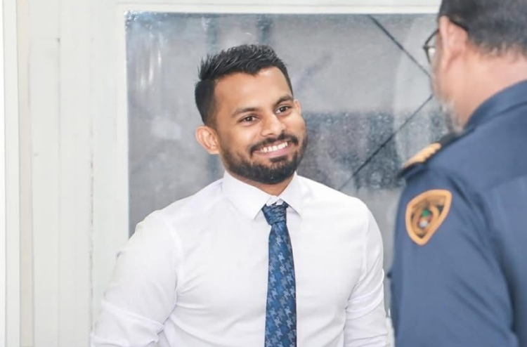 ޝަމްއާންއަށް ހުކުމް އިއްވުމުގެ އަޑުއެހުން ފަސްކޮށްފި